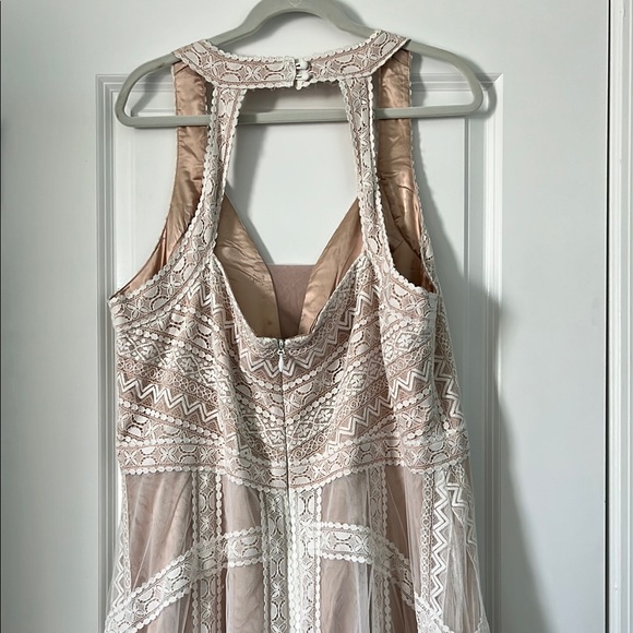 City Chic Lace Maxi Dress in Cream and White - Picture 4 of 5